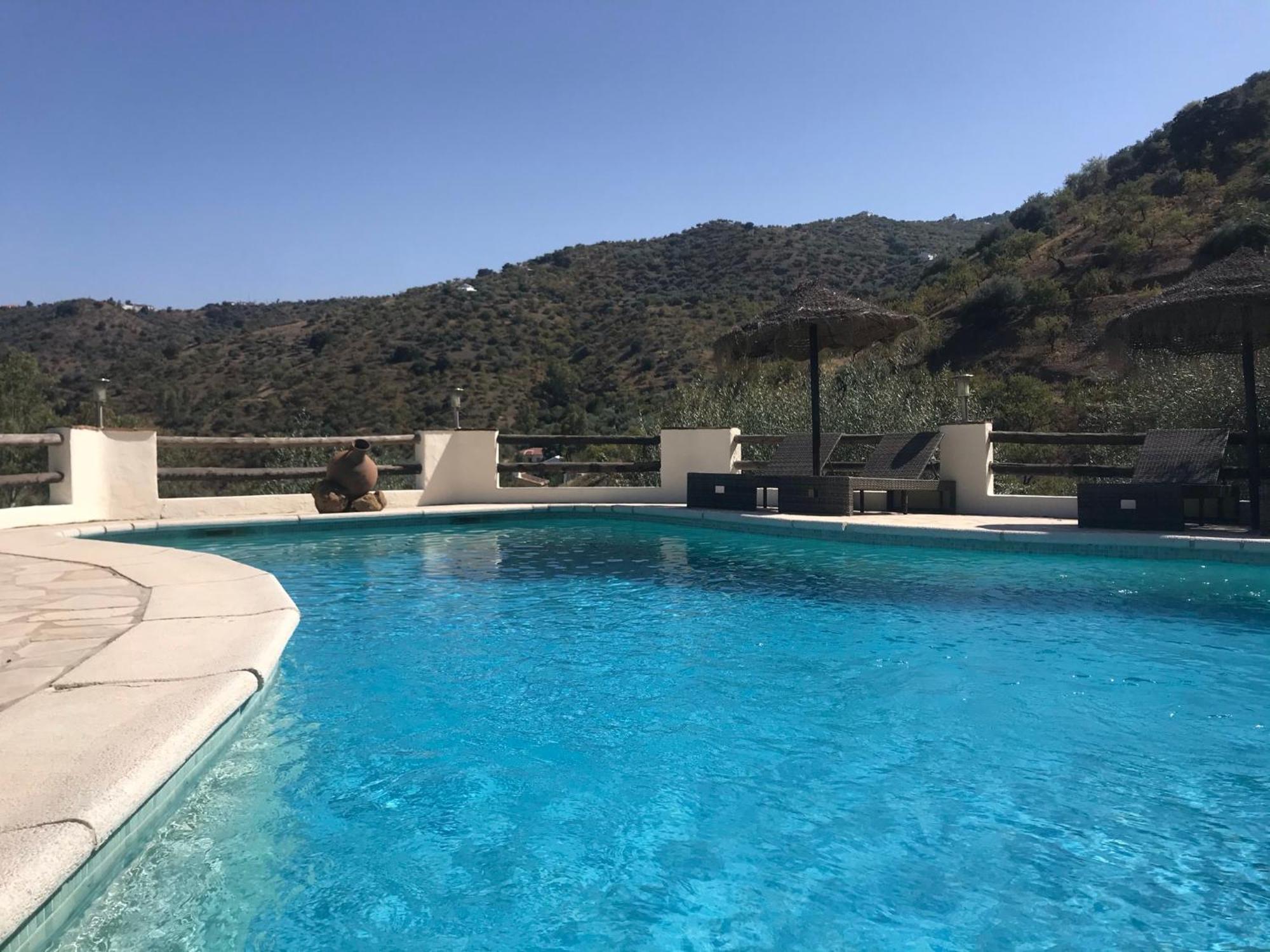 Cortijo Cuscurro Villa Riogordo Luaran gambar